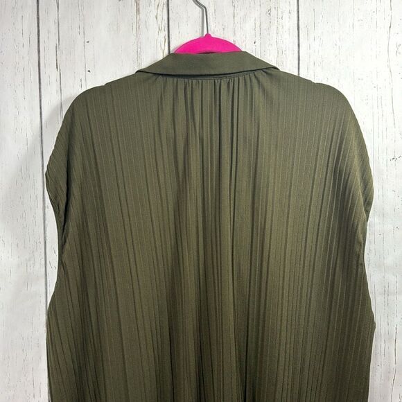 Adrianna Papell Pleated V Neck Short Sleeve Olive Green Button Front Top - Picture 11 of 12